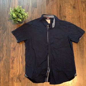 Men’s casual short sleeve button down M